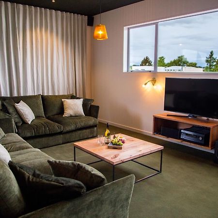 The Cinema Suites Te Anau Zewnętrze zdjęcie