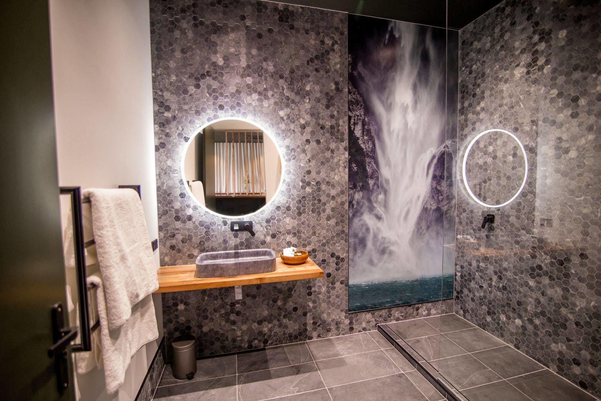 The Cinema Suites Te Anau Zewnętrze zdjęcie