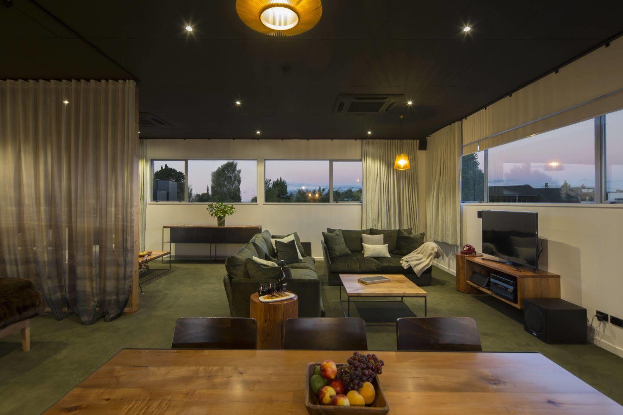 The Cinema Suites Te Anau Zewnętrze zdjęcie